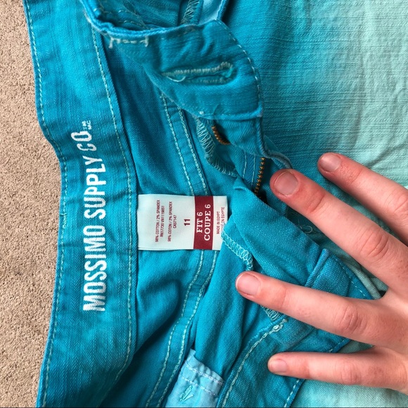 Mossimo vibrant shorts - Picture 2 of 4